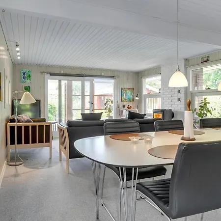 Gorgeous In With Kitchen Feriehus *